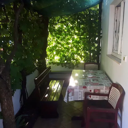 Lea Apartment *