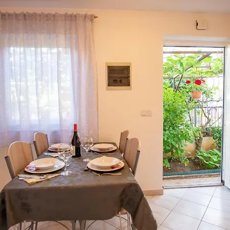 Apartment Lea