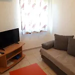 Lea Пореч